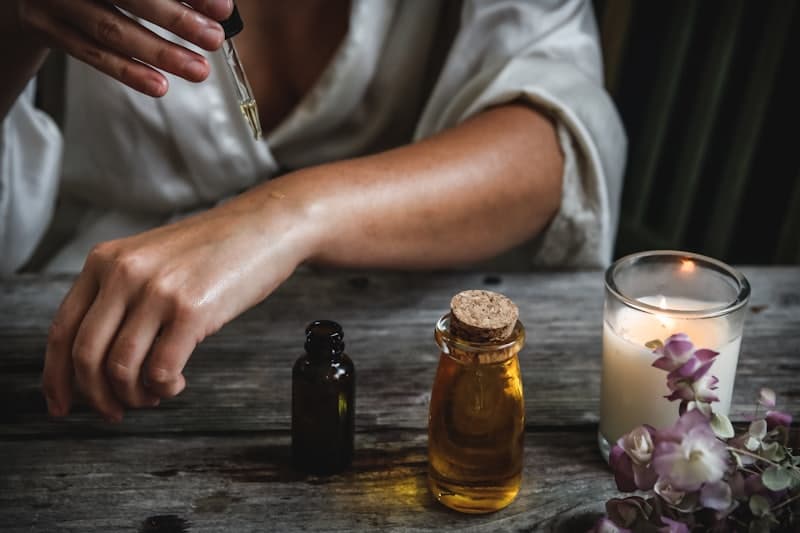 Calming aromatherapy candle and oils